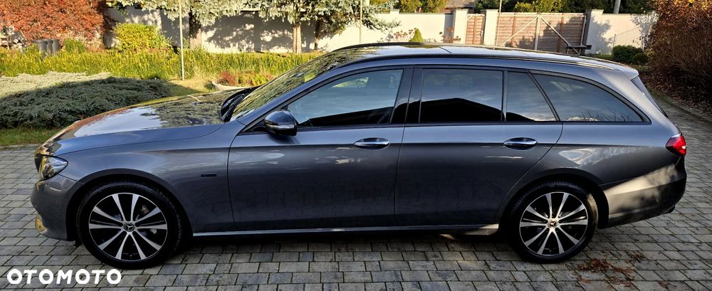 Mercedes-Benz Klasa E 220 d 9G-TRONIC - 22