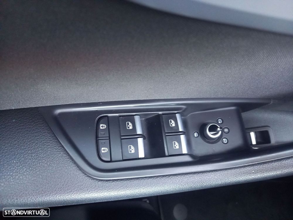 Audi A4 Avant 30 TDI S tronic - 11