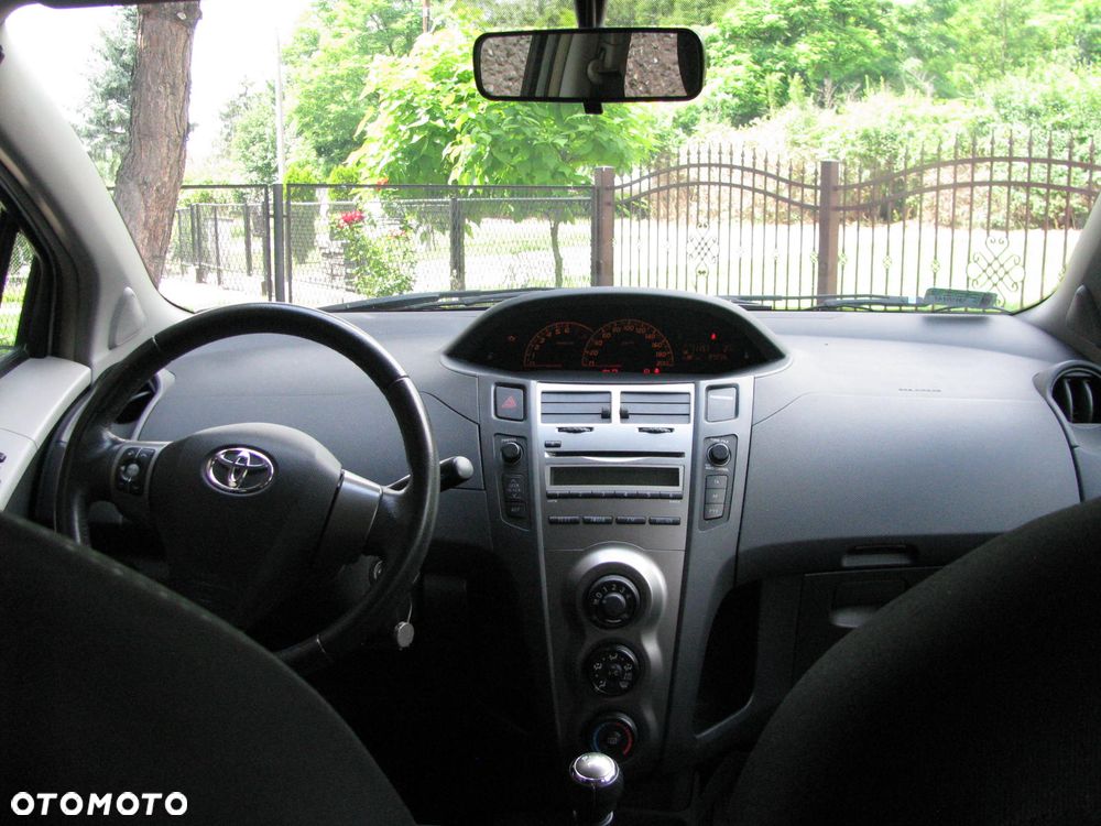 Toyota Yaris 1.33 2010 - 9
