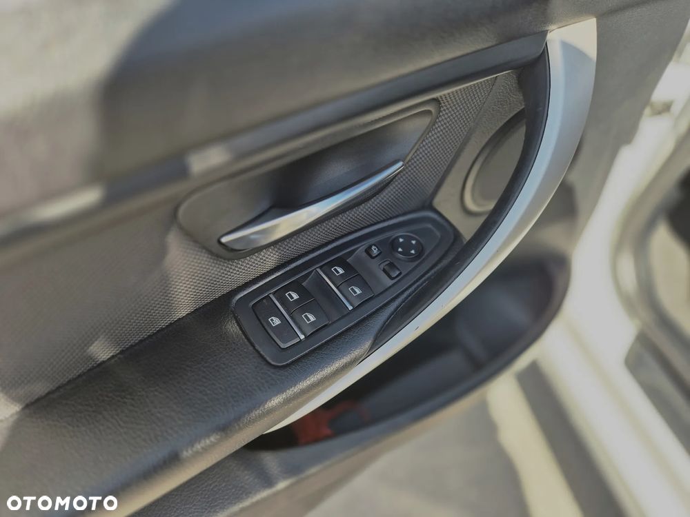 BMW Seria 3 320d Advantage sport - 20