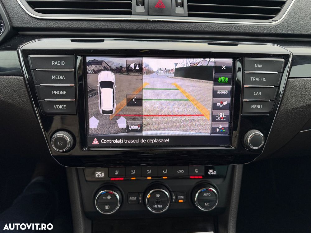 Skoda Superb Combi 2.0 TDI DSG 4X4 Laurin & Klement - 26