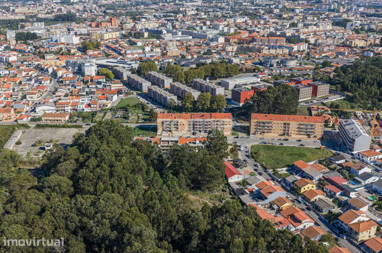 T2 Custóias com Suite, Garagem e Varanda - Grande imagem: 4/24