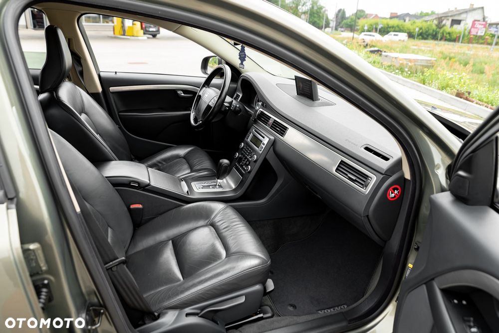 Volvo V70 2.5T Summum - 26