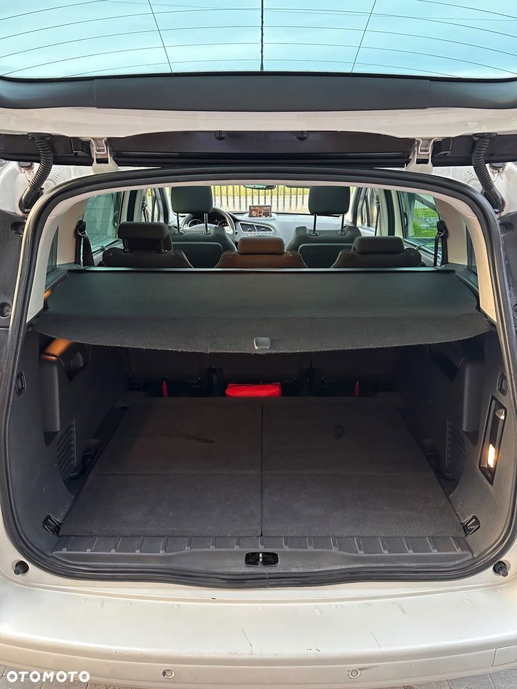 Peugeot 5008 2.0 HDi Allure 7os - 16