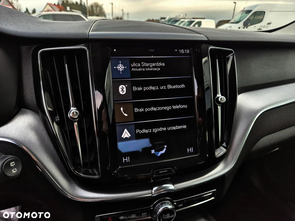 Volvo XC 60 B4 D AWD Geartronic Momentum Pro - 32