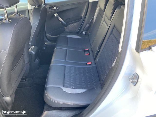 Peugeot 2008 1.2 VTi Allure - 5