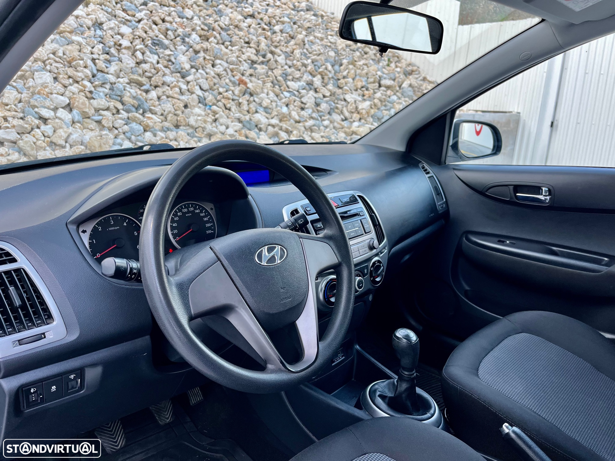 Hyundai i20 1.1 CRDi Urban - 15