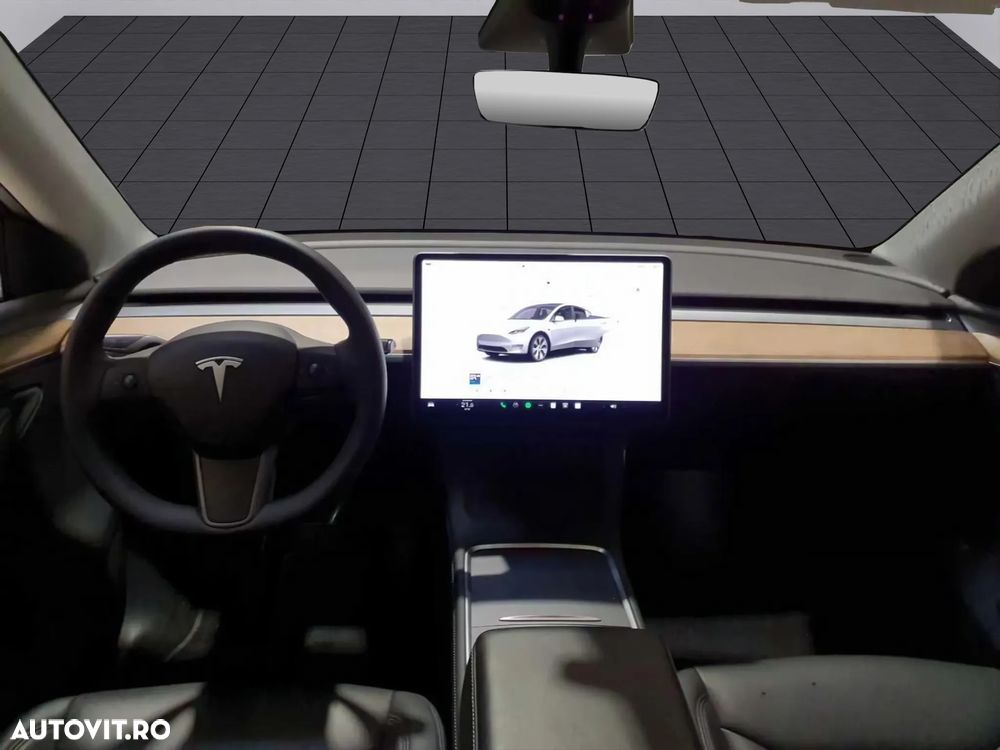 Tesla Model Y - 2