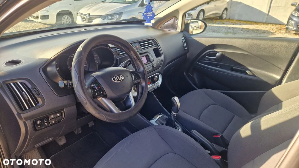 Kia Rio 1.2 Dream Team Edition - 9