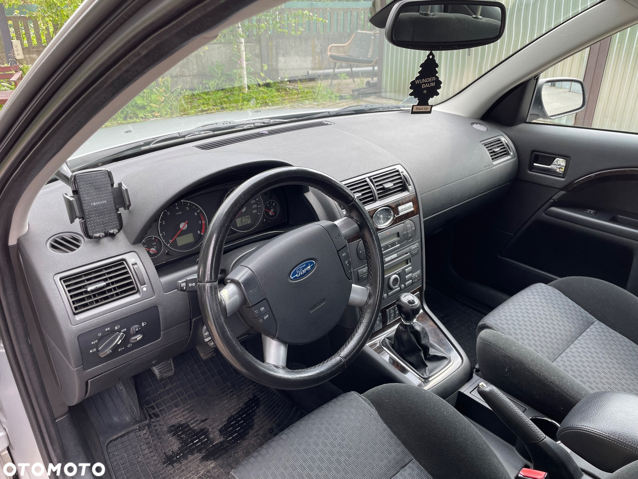 Ford Mondeo 1.8 Ghia - 19