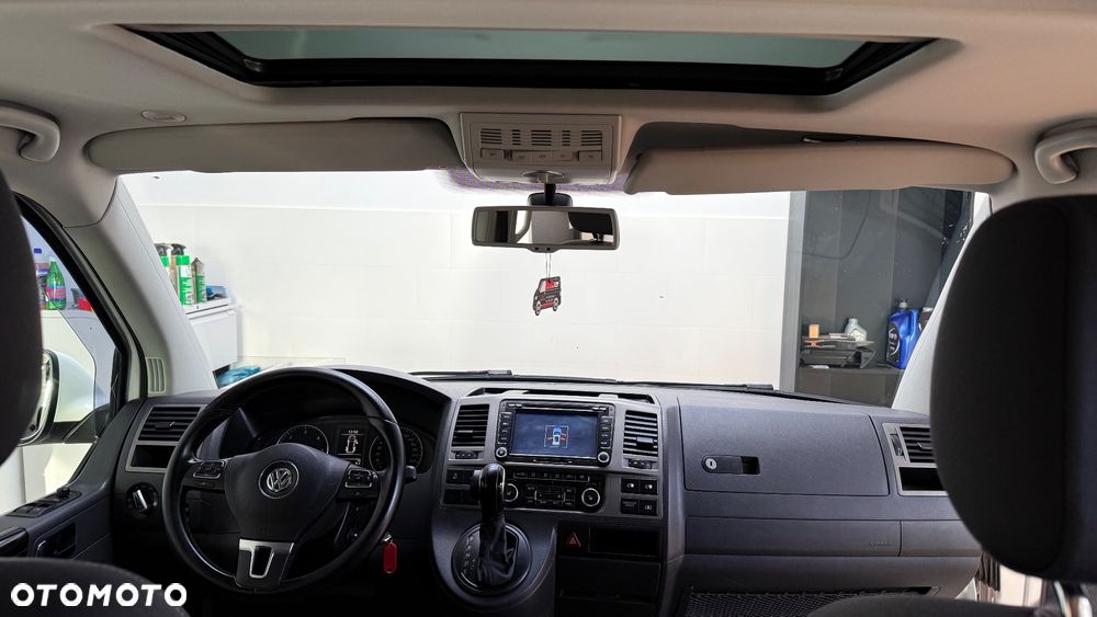 Volkswagen Caravelle - 18