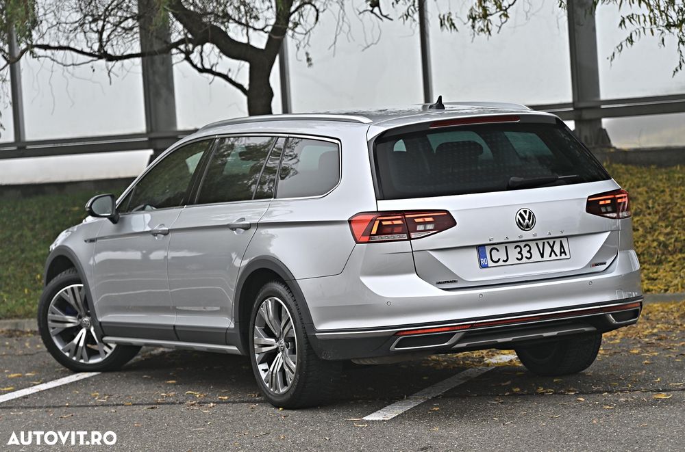 Volkswagen Passat - 4