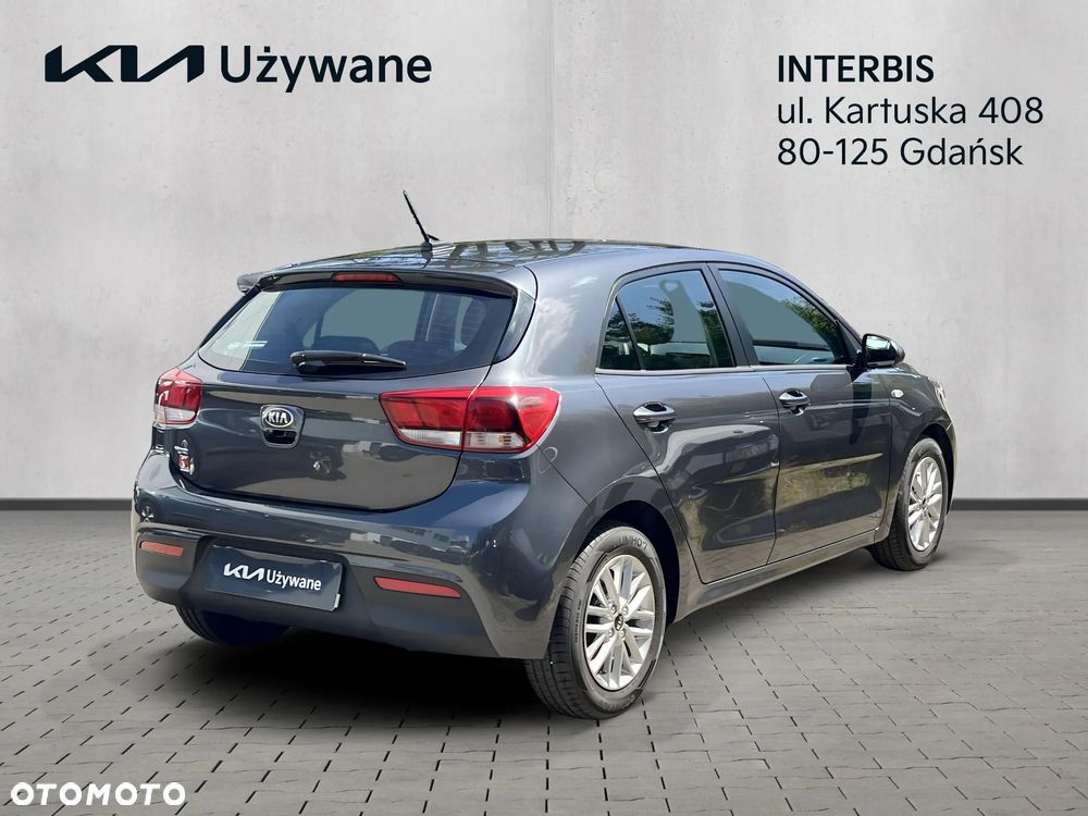 Kia Rio 1.4 L - 5