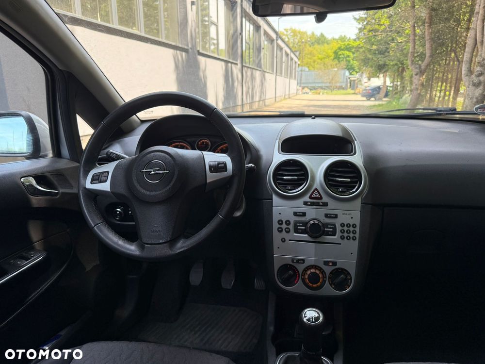 Opel Corsa 1.2 16V Cosmo - 11