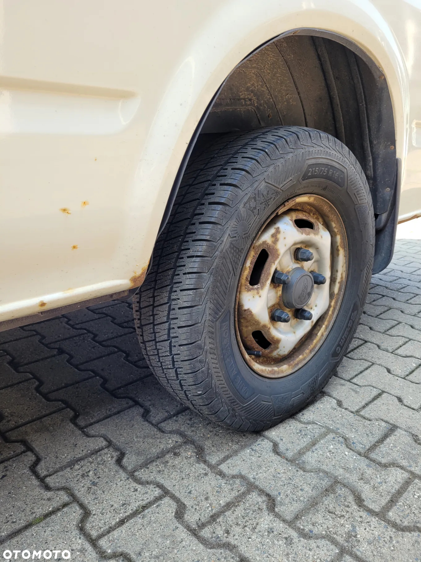 Ford Transit 350L - 8
