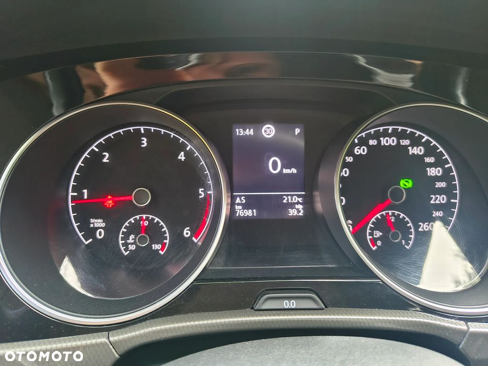 Volkswagen Touran 1.6 TDI SCR DSG Join - 11