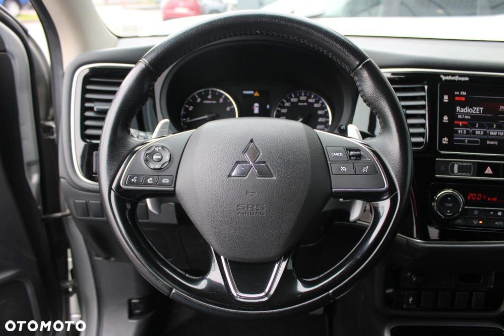 Mitsubishi Outlander - 24