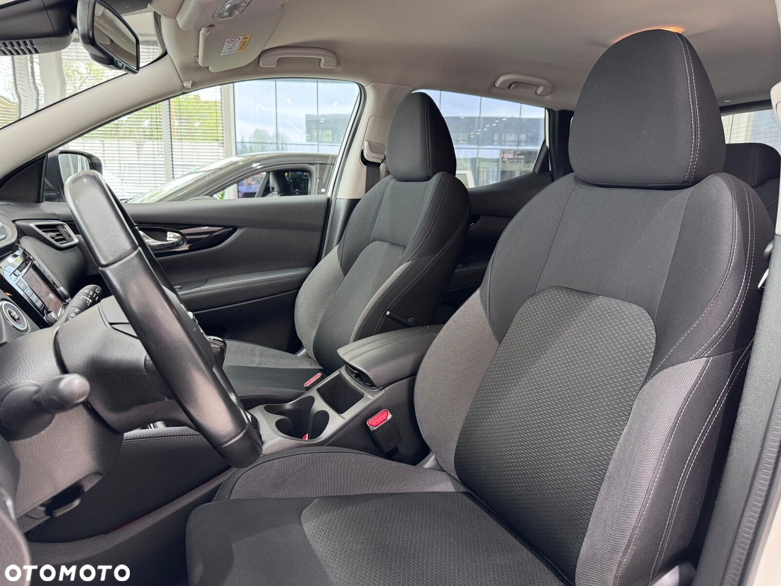 Nissan Qashqai 1.3 DIG-T N-Connecta - 10