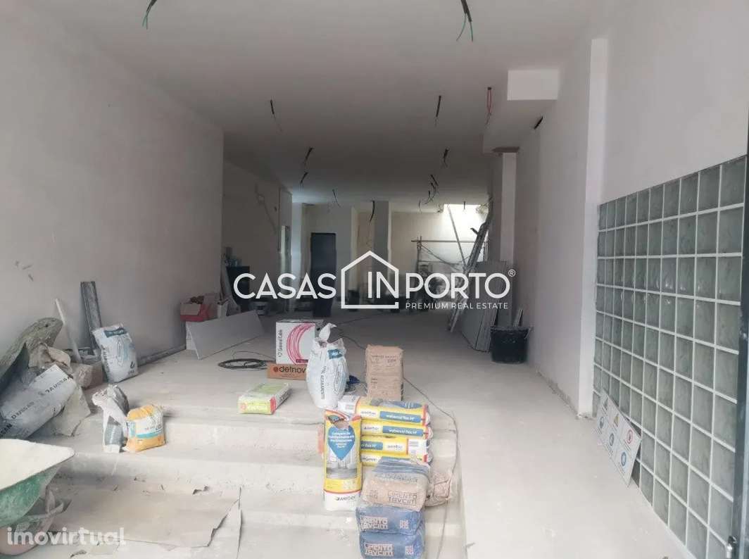Loja junto a Câmara da Maia (Comercio e Serviços) - Grande imagem: 3/14