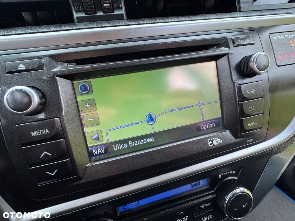 Toyota Auris 1.8 HSD Luna - 16