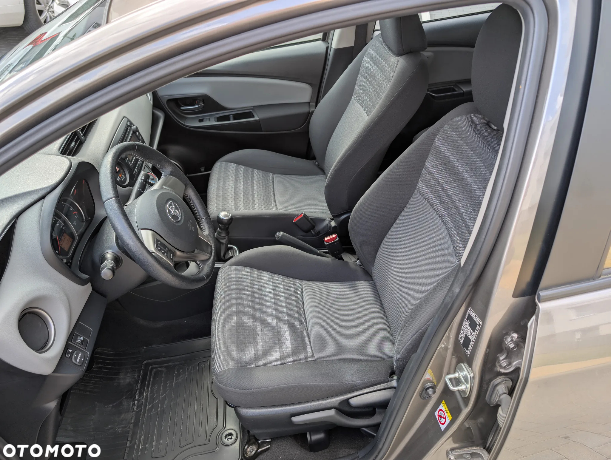 Toyota Yaris 1.0 Active - 7