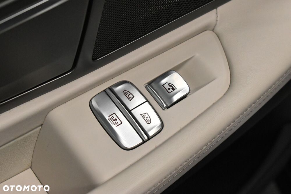 BMW Seria 7 - 28