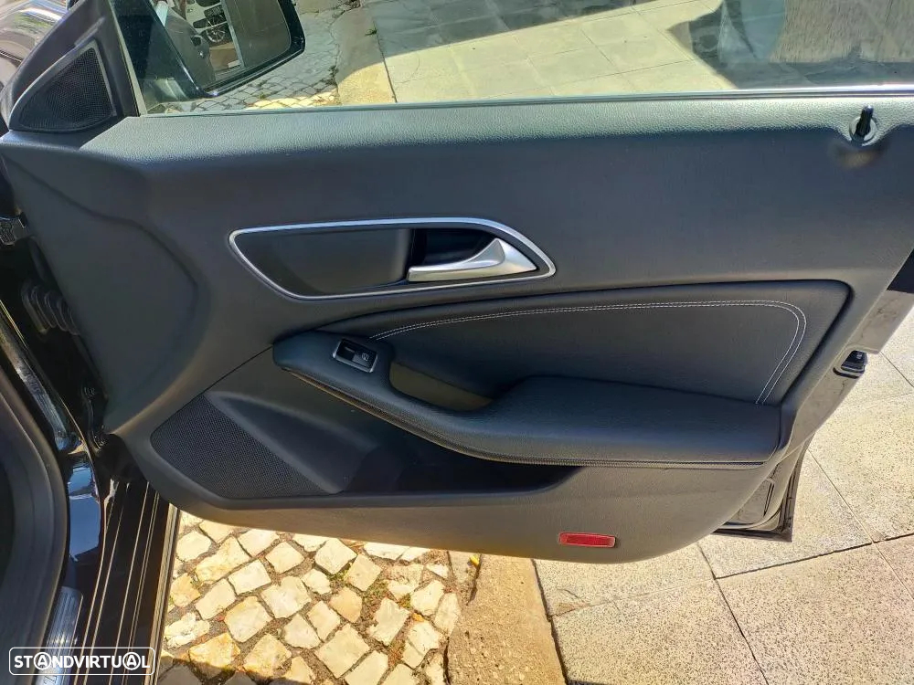 Mercedes-Benz CLA 180 d Shooting Brake Urban - 31