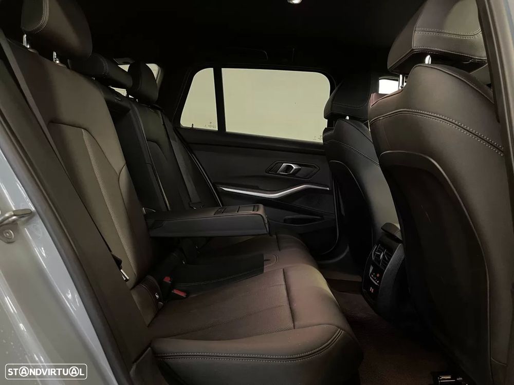 BMW 320 e Pack Desportivo M Auto - 18
