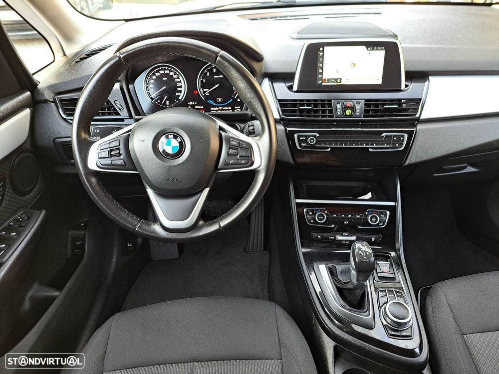 BMW 225xe Active Tourer - 8