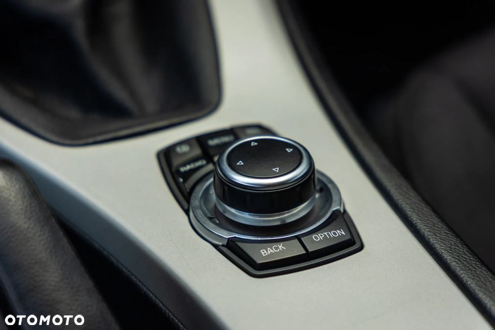 BMW Seria 3 318d DPF - 23