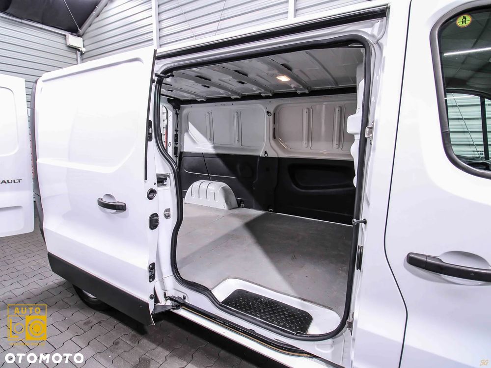 Renault TRAFIC FURGON LONG - 12