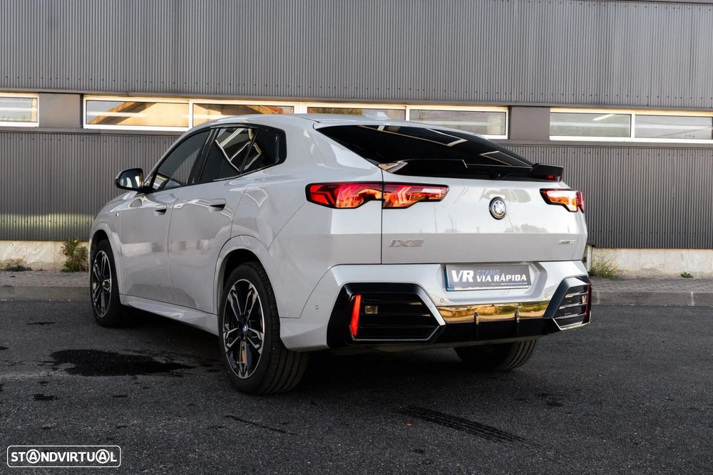 BMW iX2 eDrive20 Pack Desportivo M Pro - 7