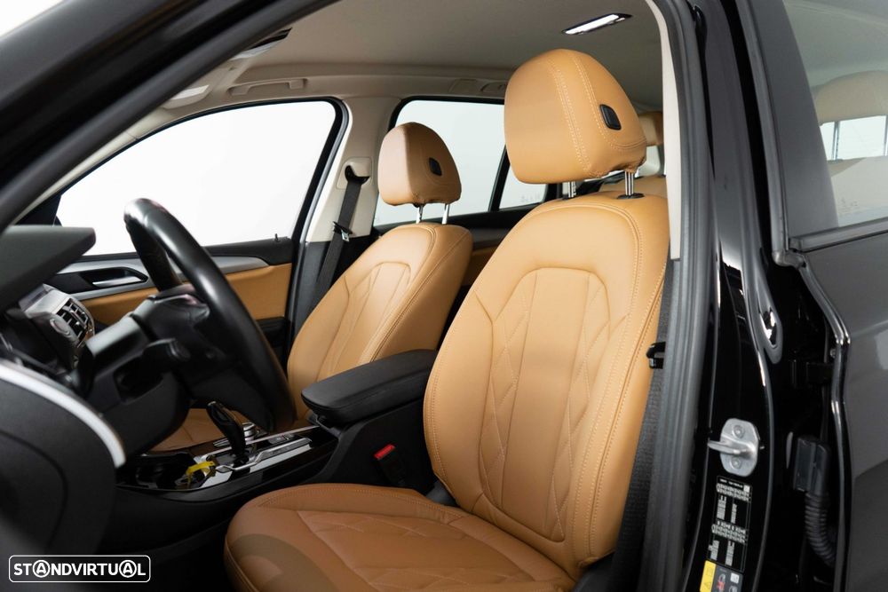BMW X3 30 e xDrive Line Luxury - 9
