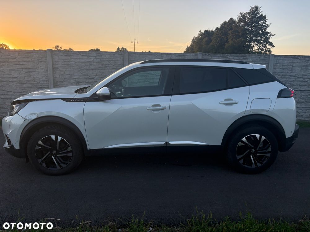Peugeot 2008 PureTech 130 EAT8 GT - 3