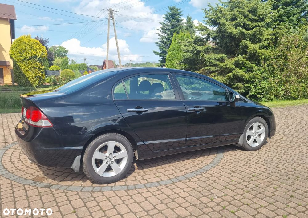 Honda Civic 1.8 Executive - 3