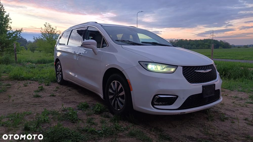 Chrysler Pacifica - 23
