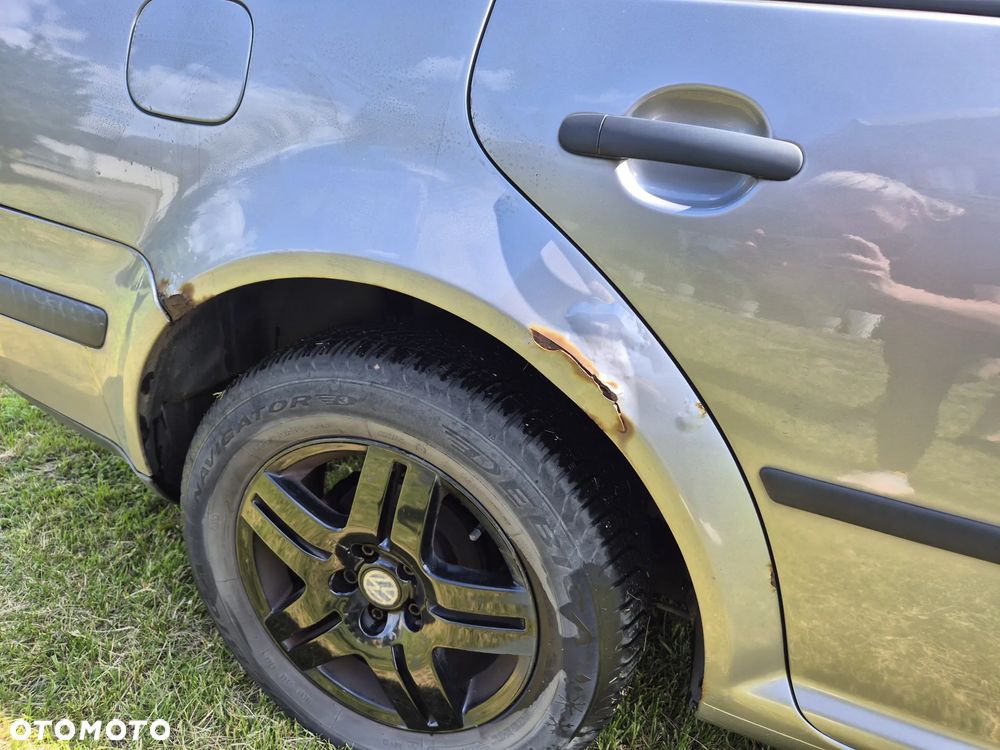 Volkswagen Golf - 4
