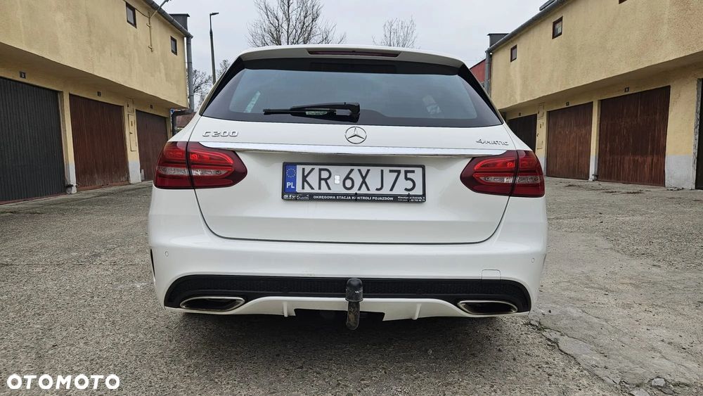 Mercedes-Benz Klasa C 200 4-Matic 7G-TRONIC - 4