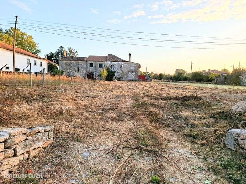Casa e terreno com possibilidade de construção - Grande imagem: 3/11
