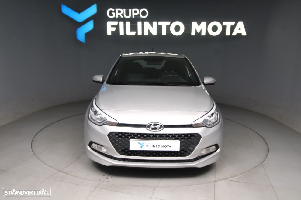Hyundai i20 1.2 Access+Bluetooth 119g - 1