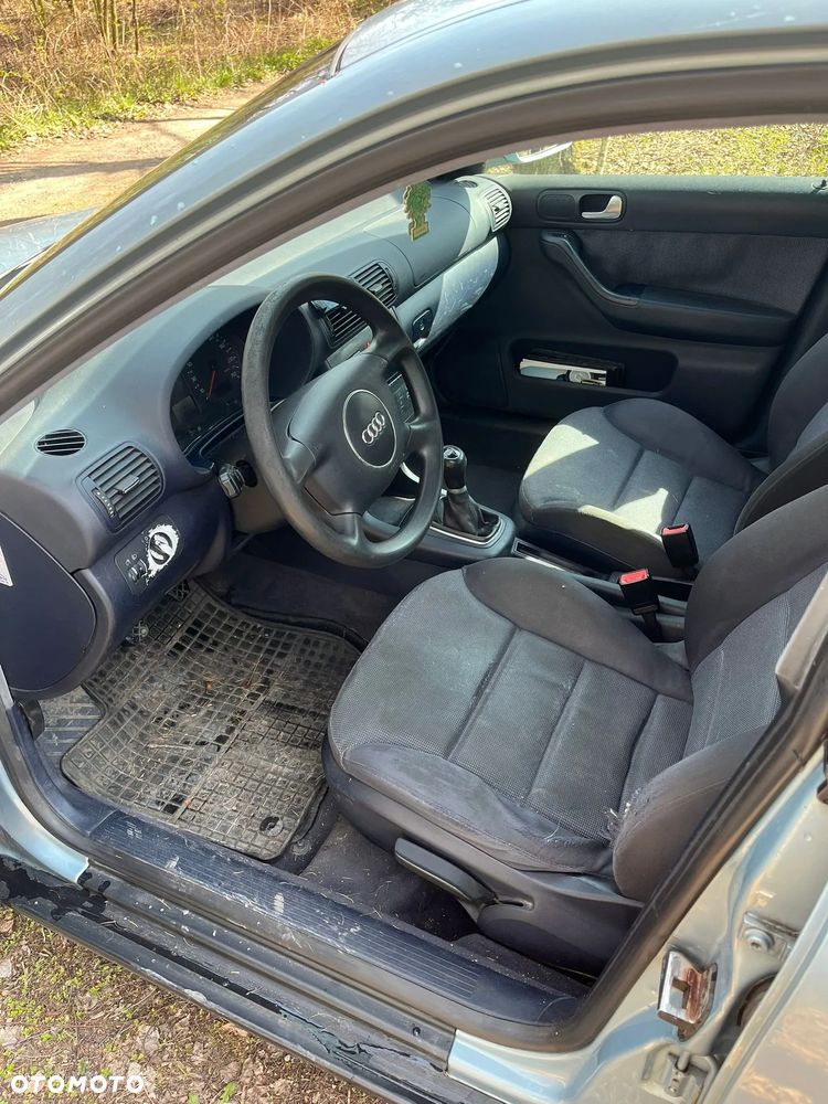 Audi A3 Sportback 1.9 TDI Ambiente - 4