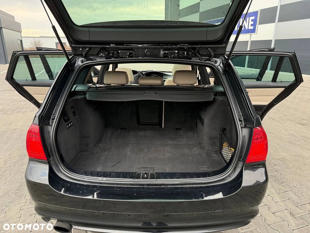 BMW Seria 3 320d - 27