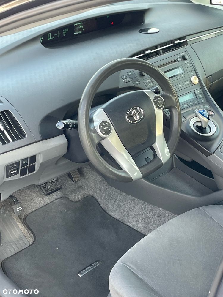 Toyota Prius (Hybrid) Comfort - 5