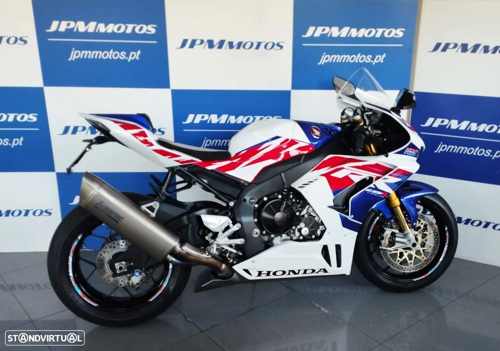 Honda CBR 1000RR-R 30TH ANNIVERSARY - 4