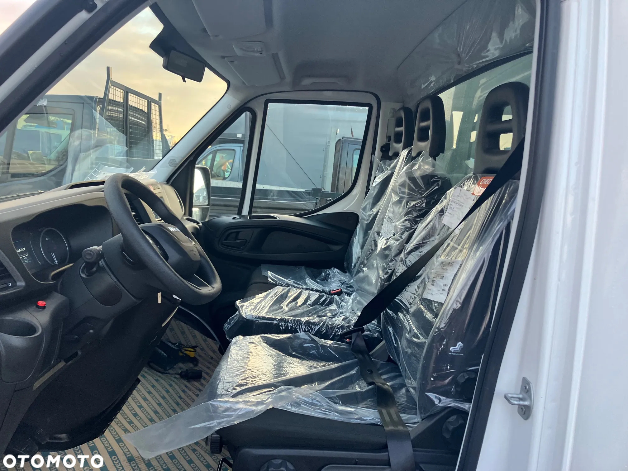 Iveco 3.0 Daily 35C18 kontener winda 750kg - 14