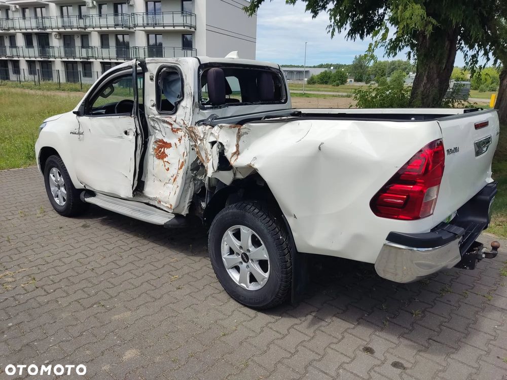 Toyota Hilux - 15