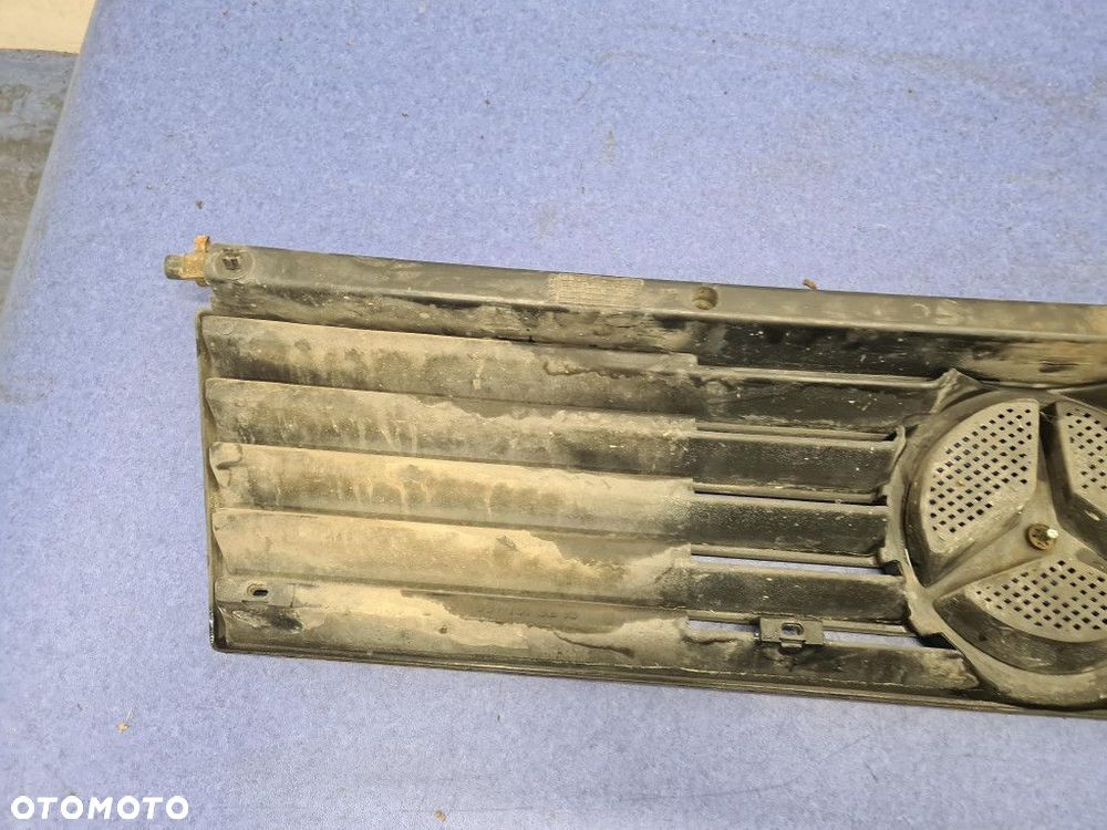 MERCEDES BENZ MB 100 ATRAPA GRILL - 6