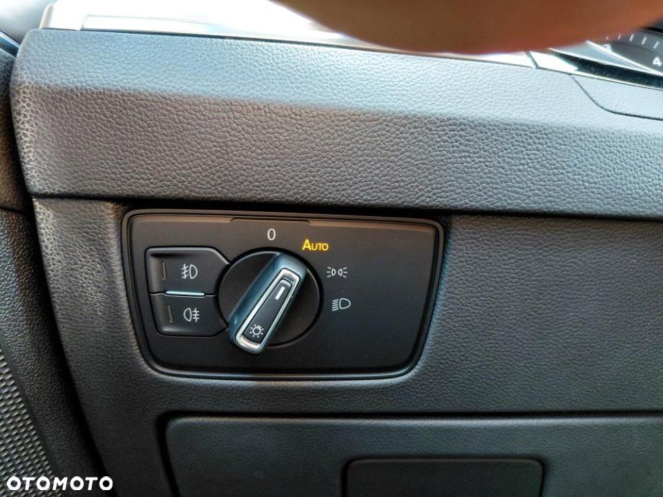 Volkswagen Passat - 15