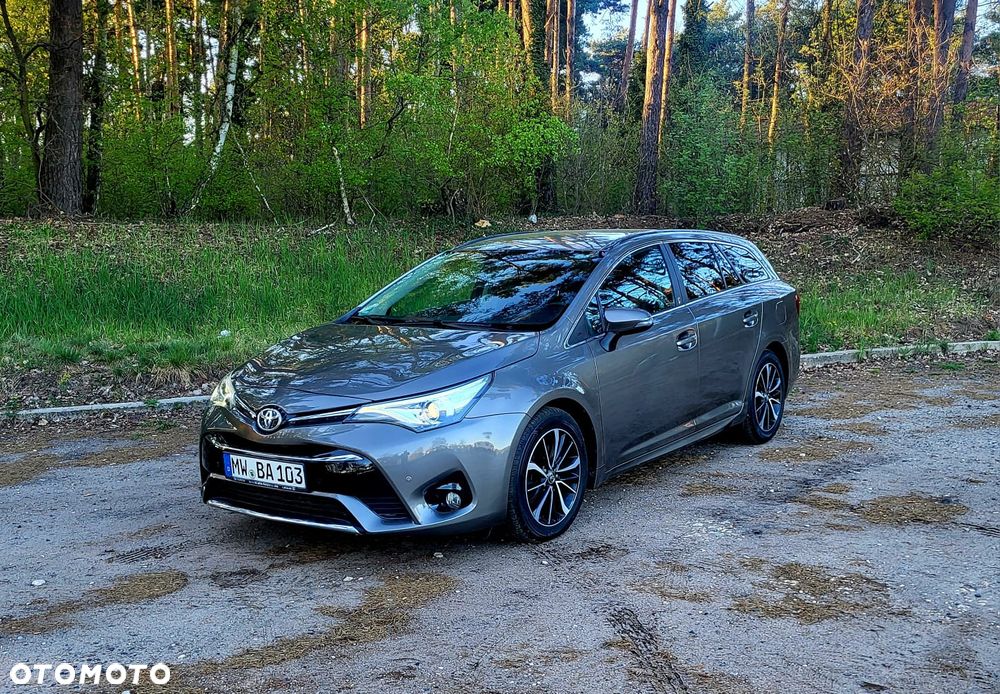 Toyota Avensis Touring Sports 2.0 D-4D Team Deutschland - 16