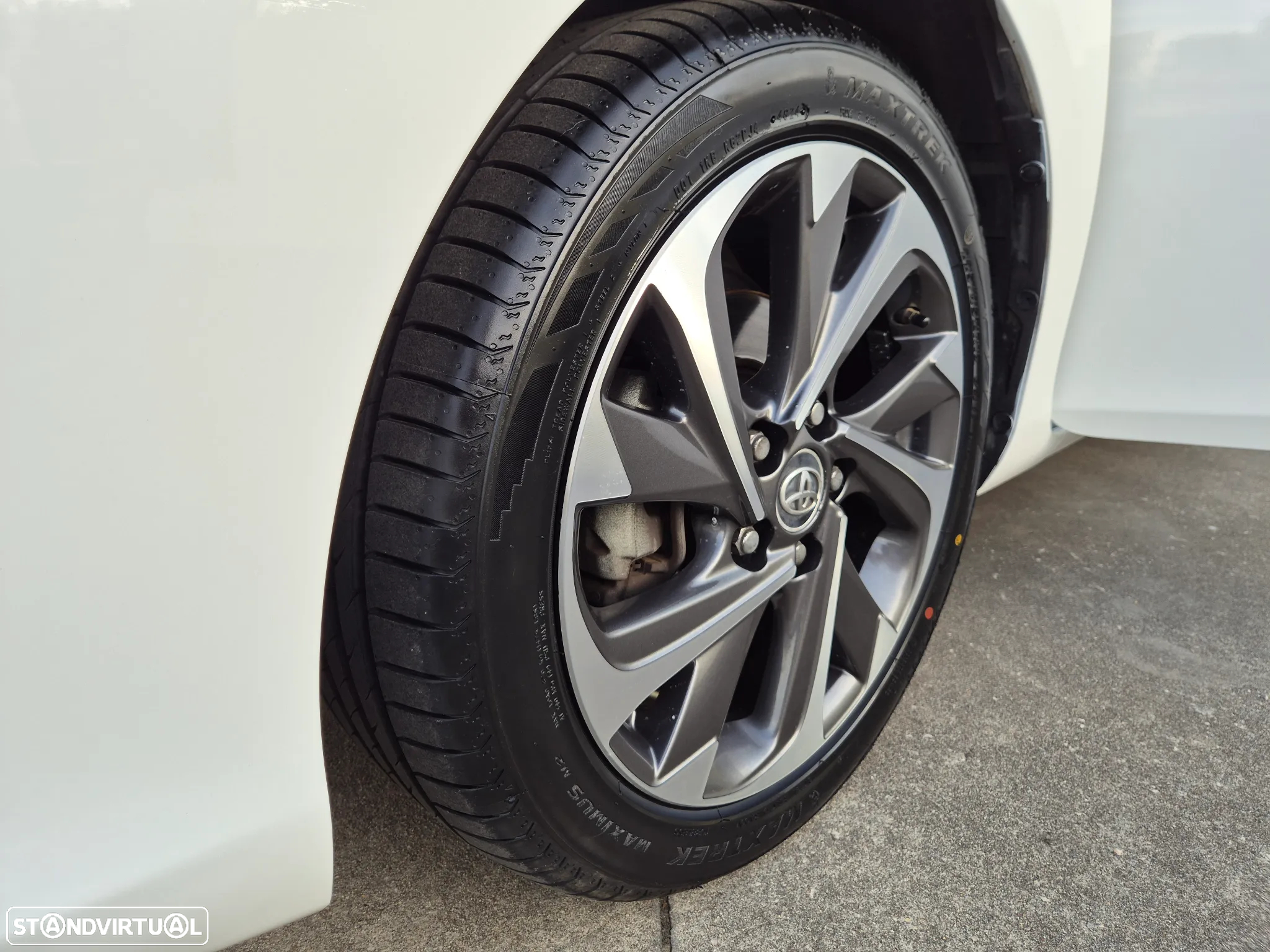 Toyota Auris Touring Sports 1.6 D-4D Comfort P.Techno+P.Sport - 25